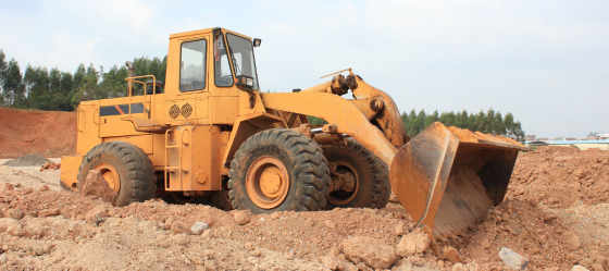 BULLDOZER TRABAJANDO